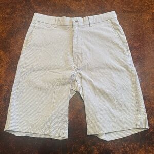 Men's White & Navy Seersucker Flat Front Shorts